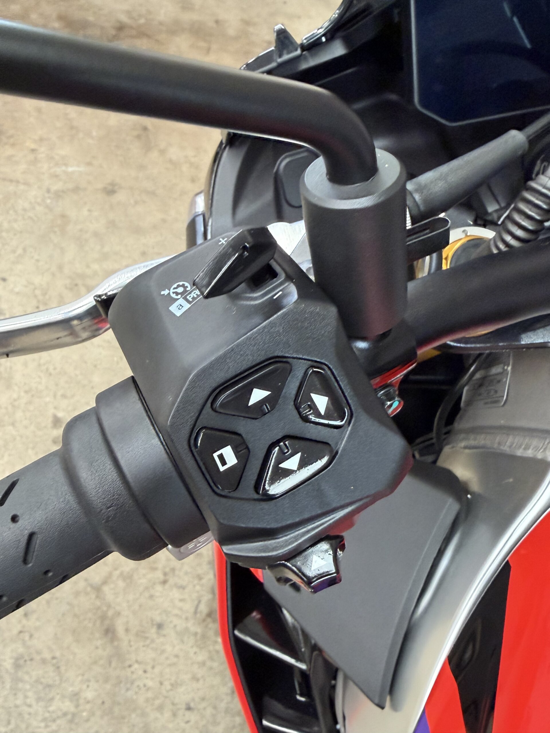 2024 Aprilia Tuono 1100 V4 Factory
